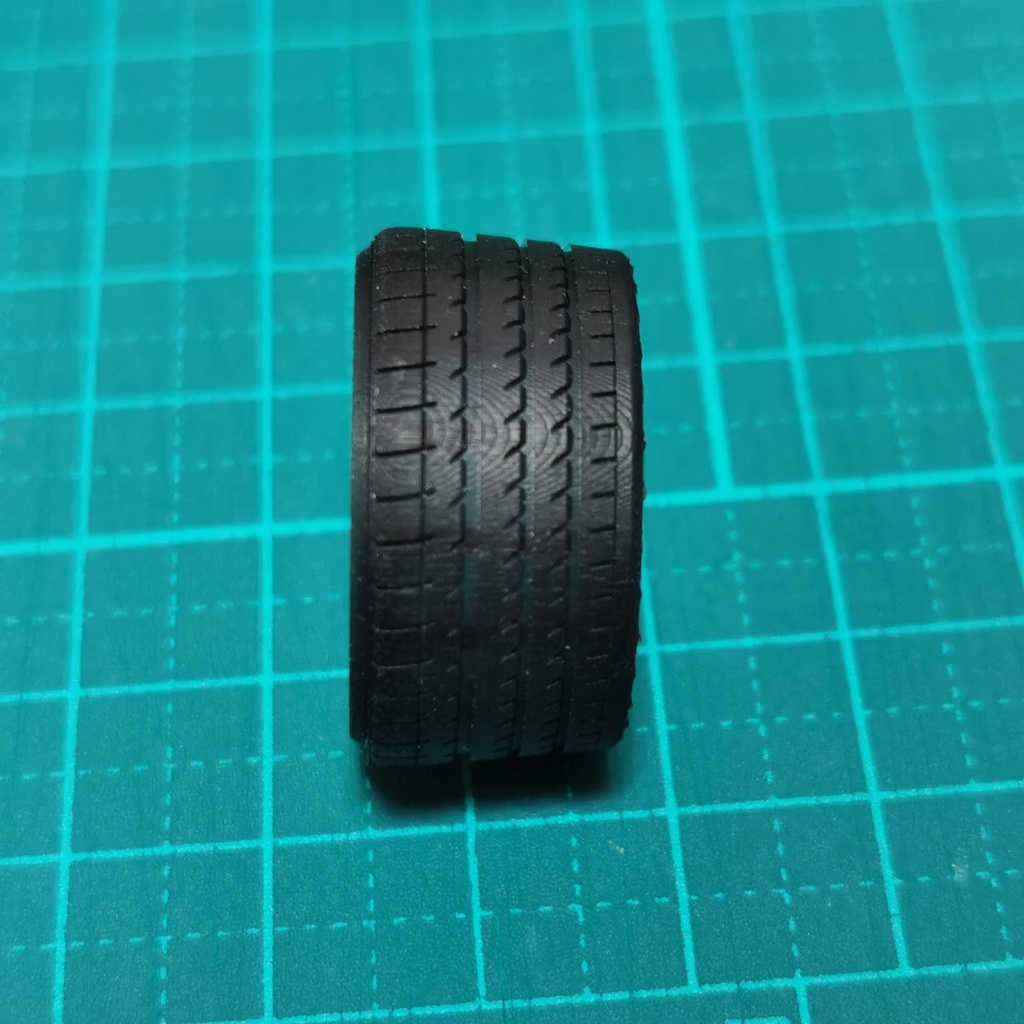 1/24 自作タイヤ V105タイプ 20インチ