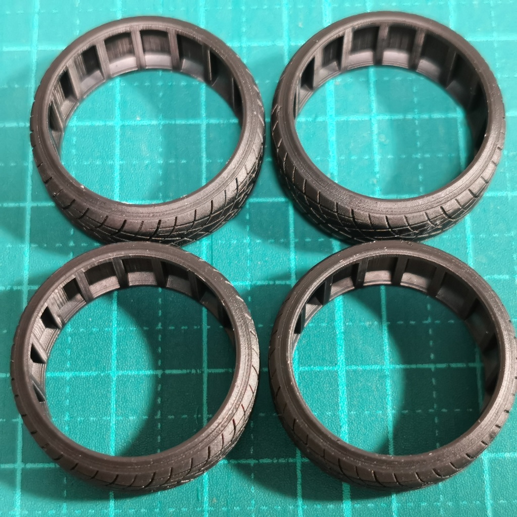 1/24 自作タイヤ R1Rタイプ 18インチ