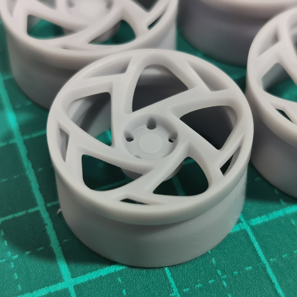 1/24 自作ホイール 18インチ R8-R8S518