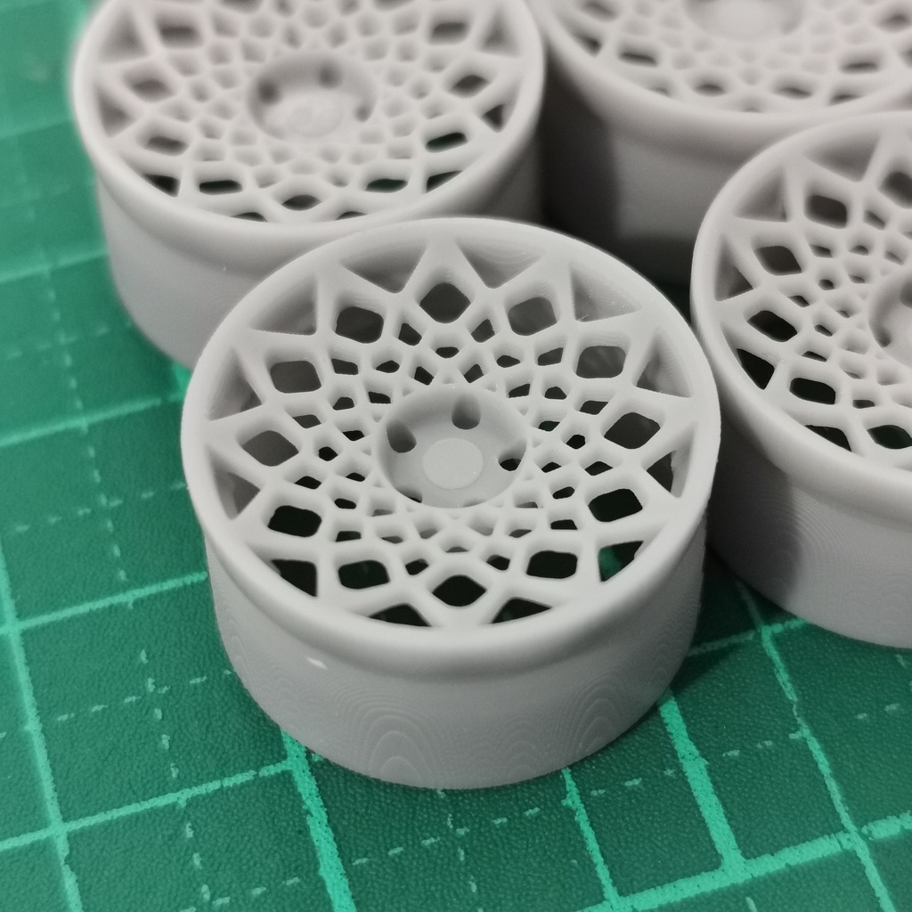 1/24 自作ホイール 18インチ R8-R8B1218