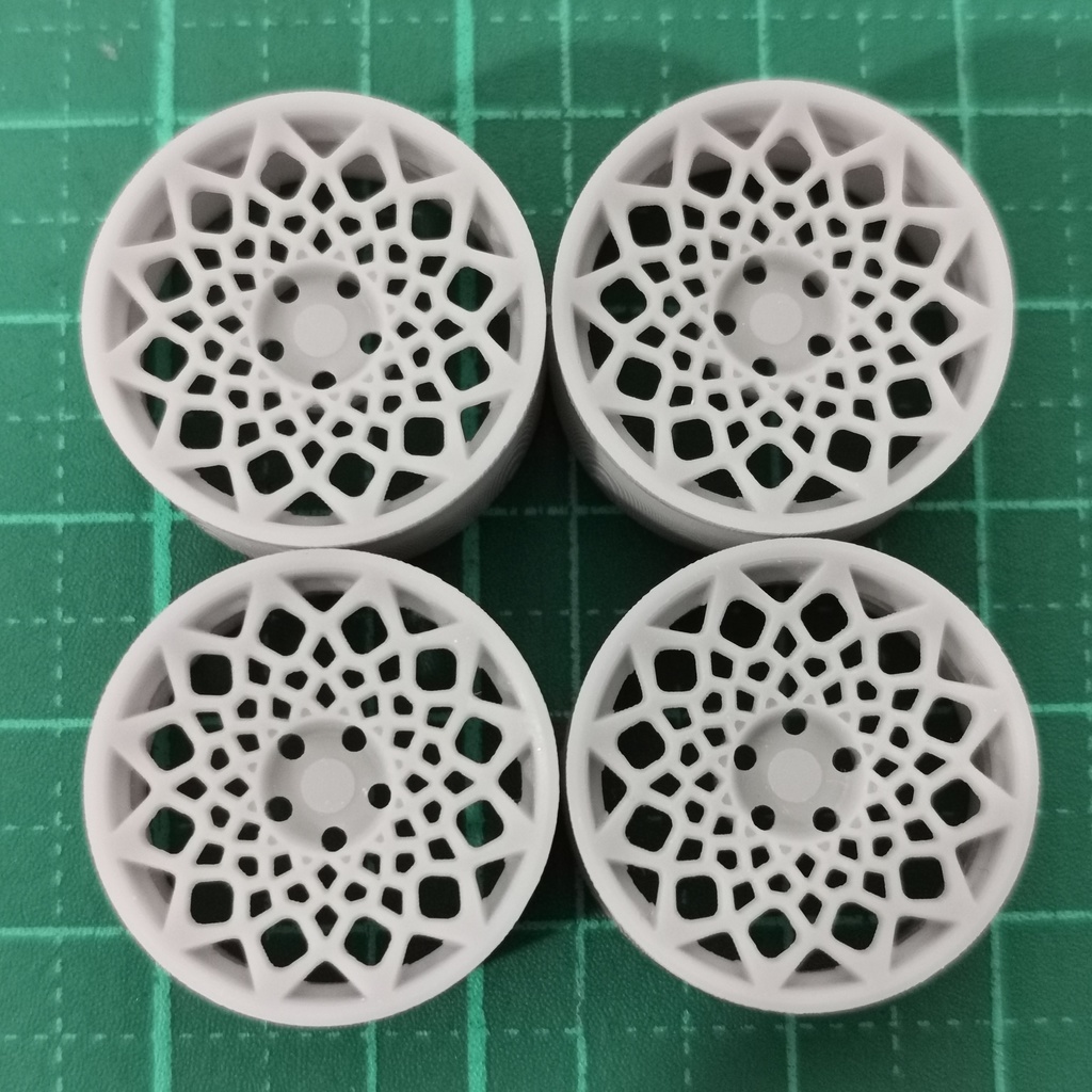 1/24 自作ホイール 18インチ R8-R8B1218