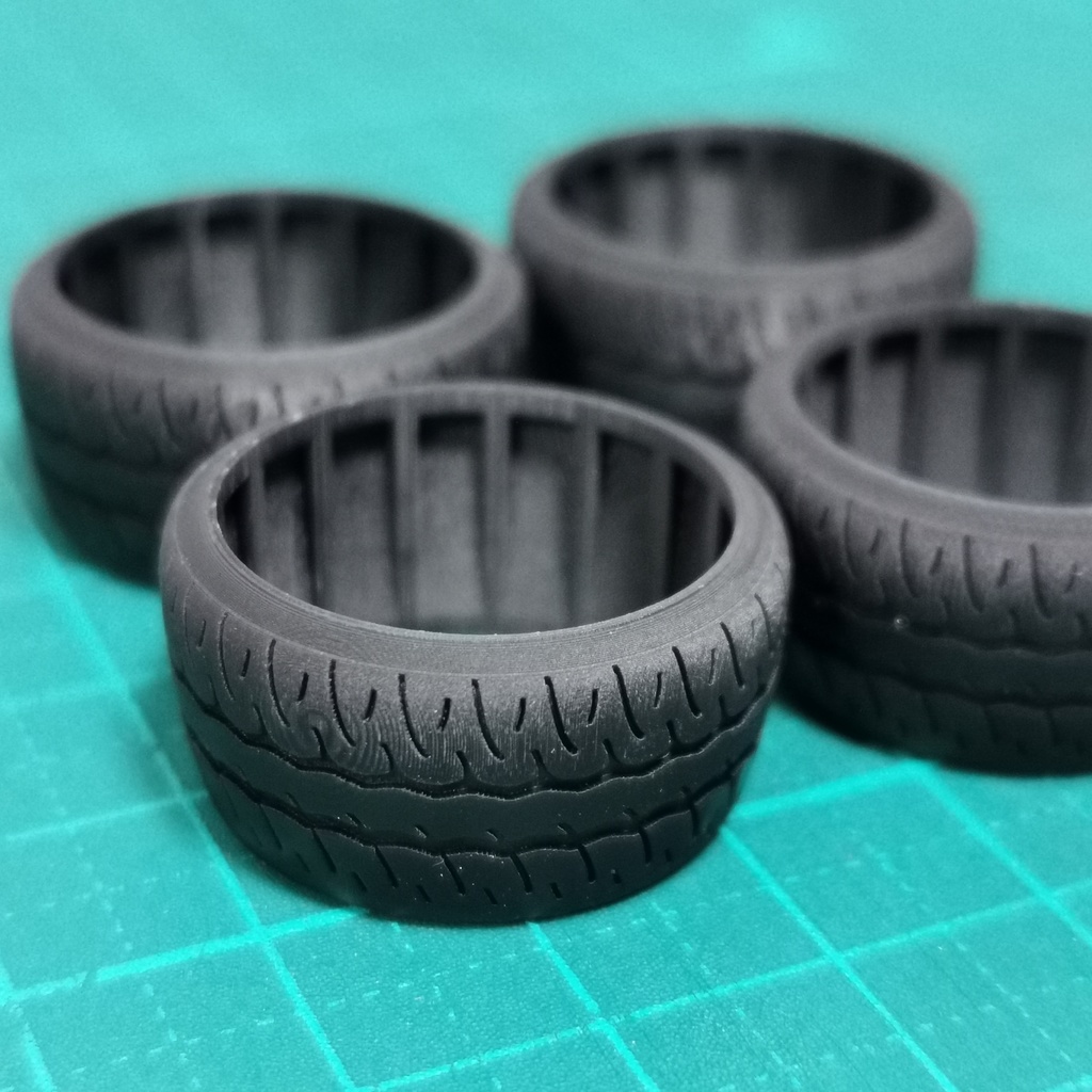 1/24 自作タイヤ AD09タイプ 18インチ