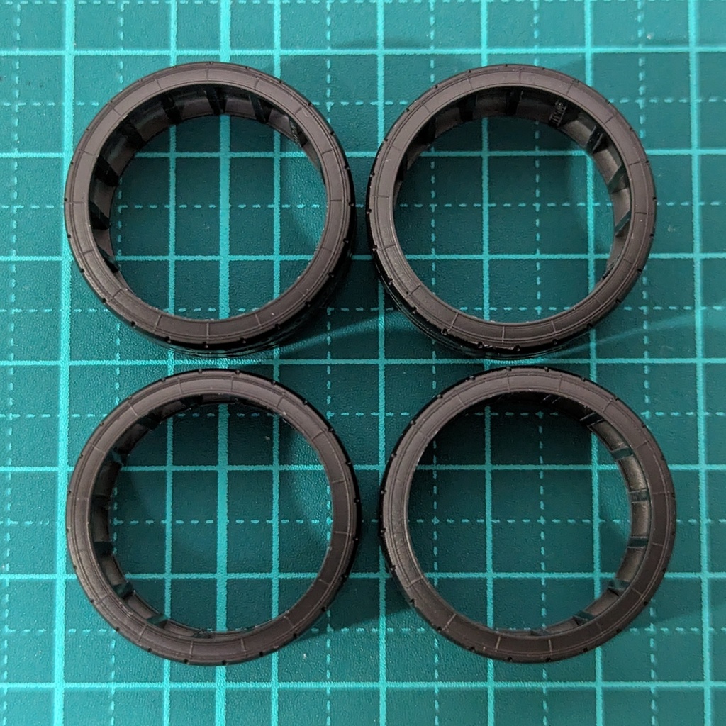 1/24 自作タイヤ A052タイプ 18インチ