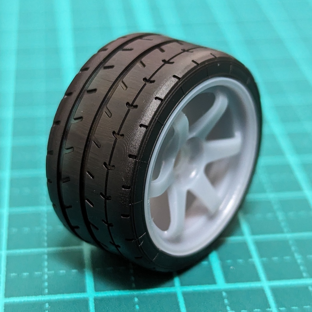 1/24 自作タイヤ A052タイプ 18インチ
