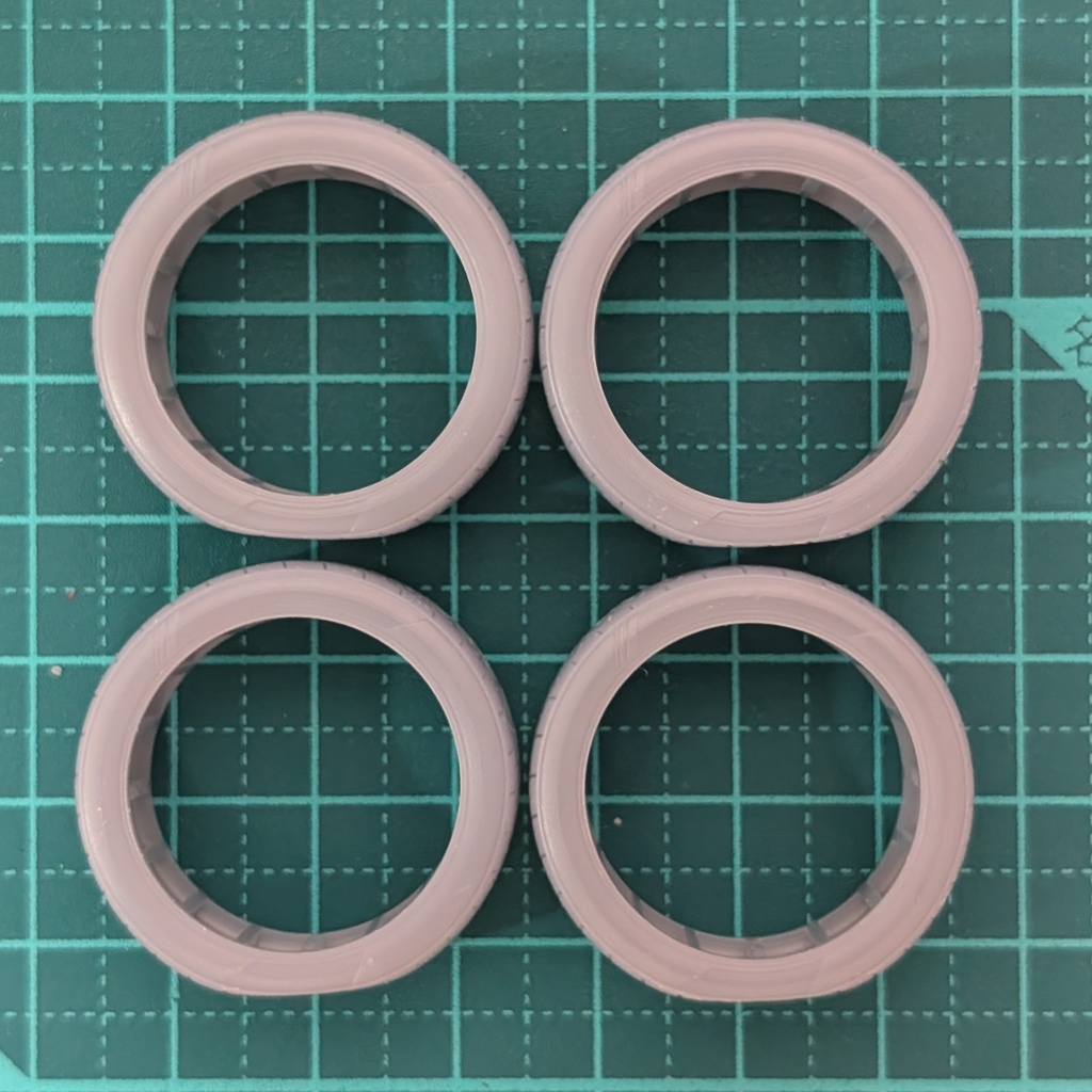 1/24 3Dプリントタイヤ AD09タイプ 19インチ 高扁平 荷重変形