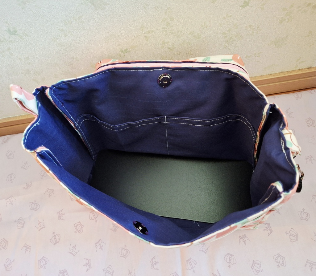 ぬいポーチ付ショルダーバッグ【ピンク花柄】