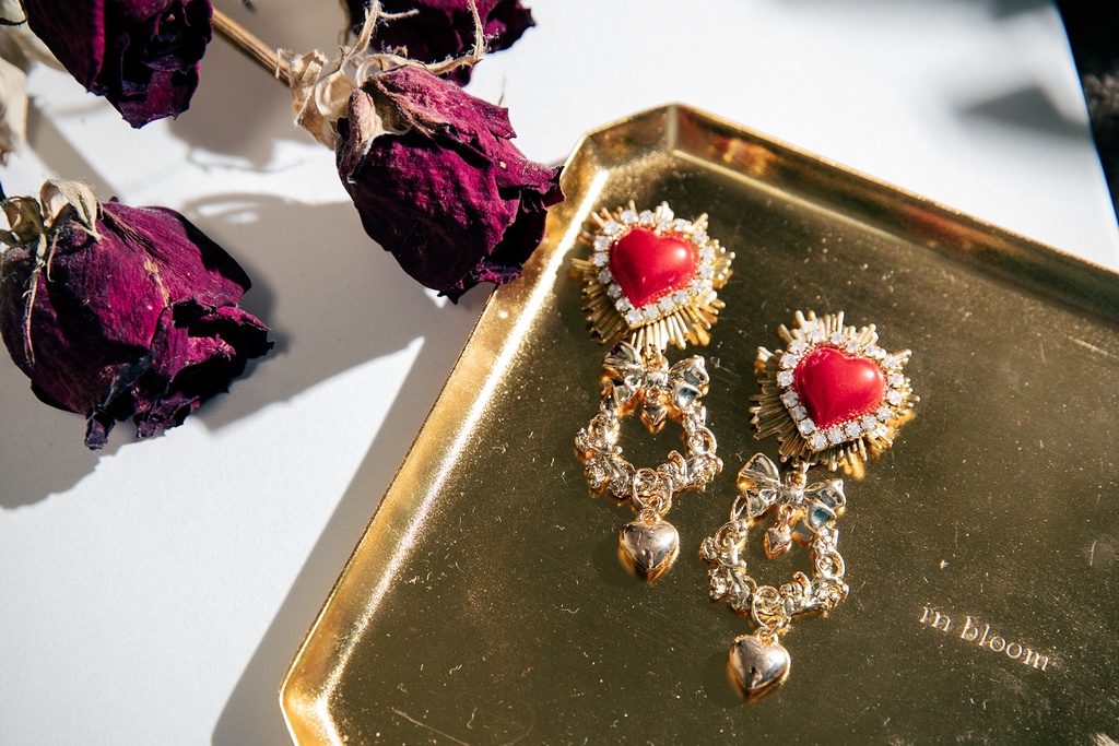 サーニャイメージピアス