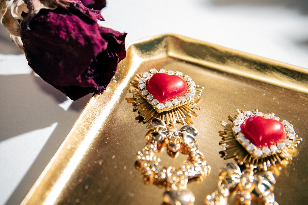 サーニャイメージピアス