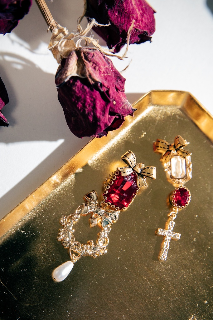 サーニャイメージピアス