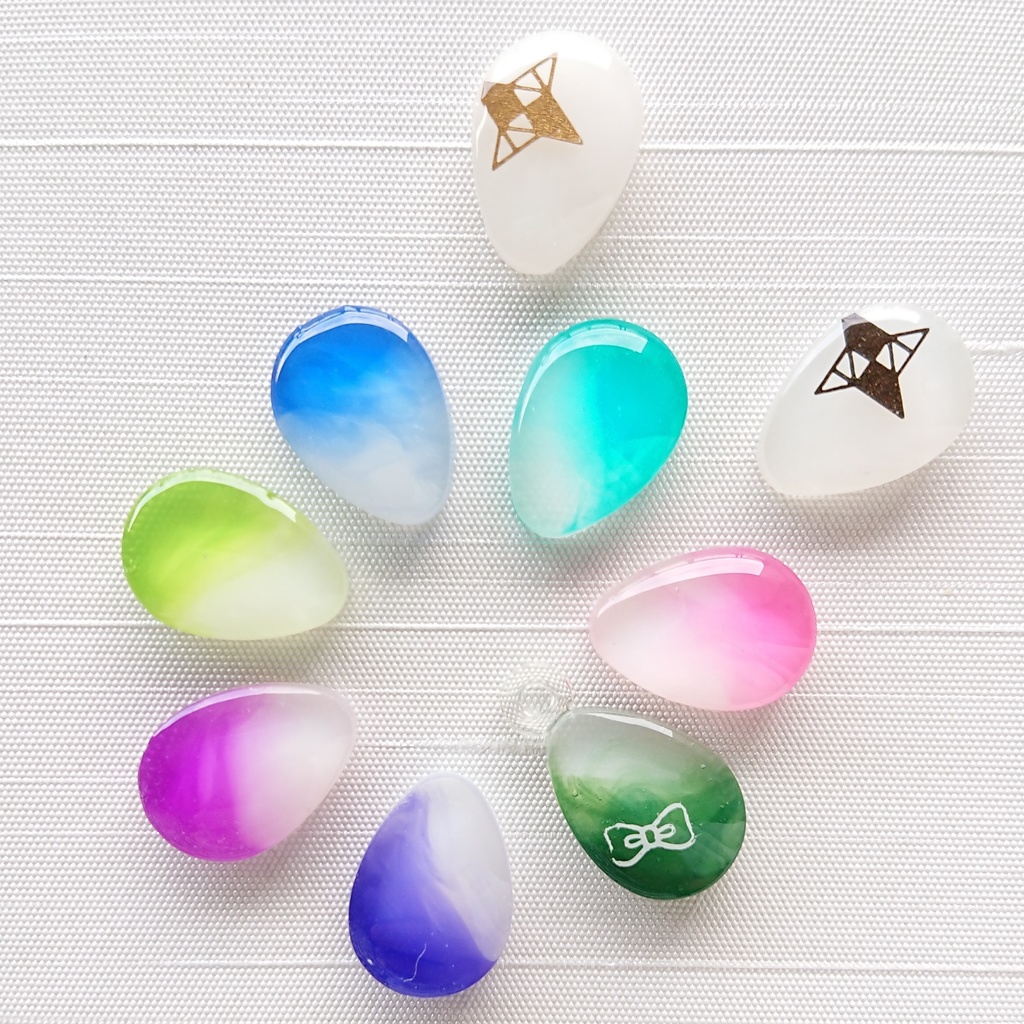 学年カラー・たまごの耳飾り/チャーム