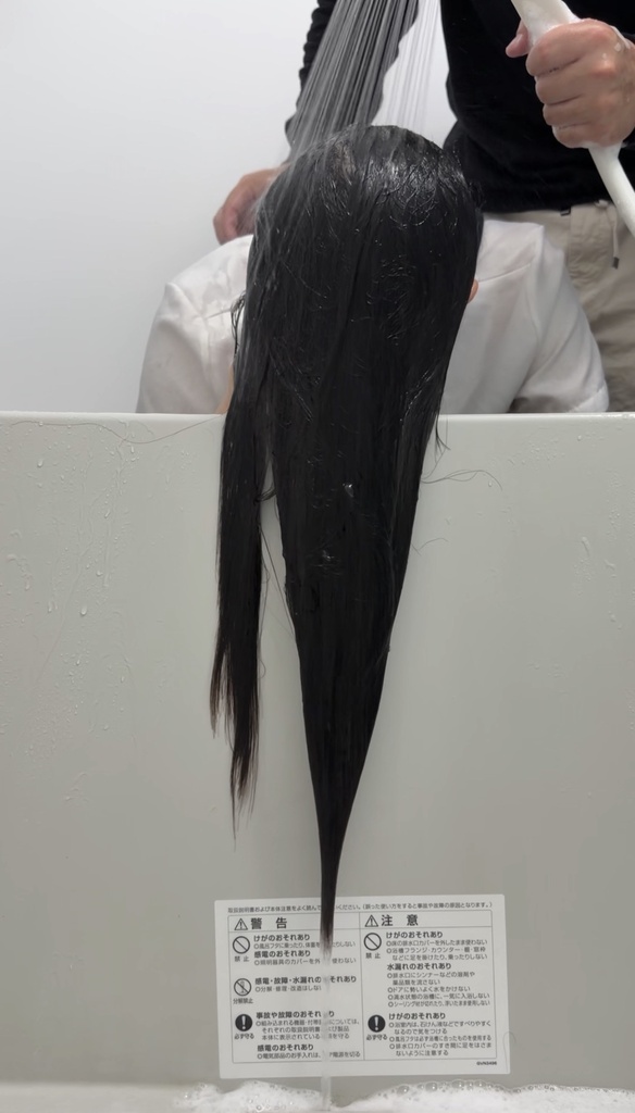 ふわふわ髪にセットした後輩ちゃんの髪をガッツリと2度洗いしてみた(正面+上アングル)18:02