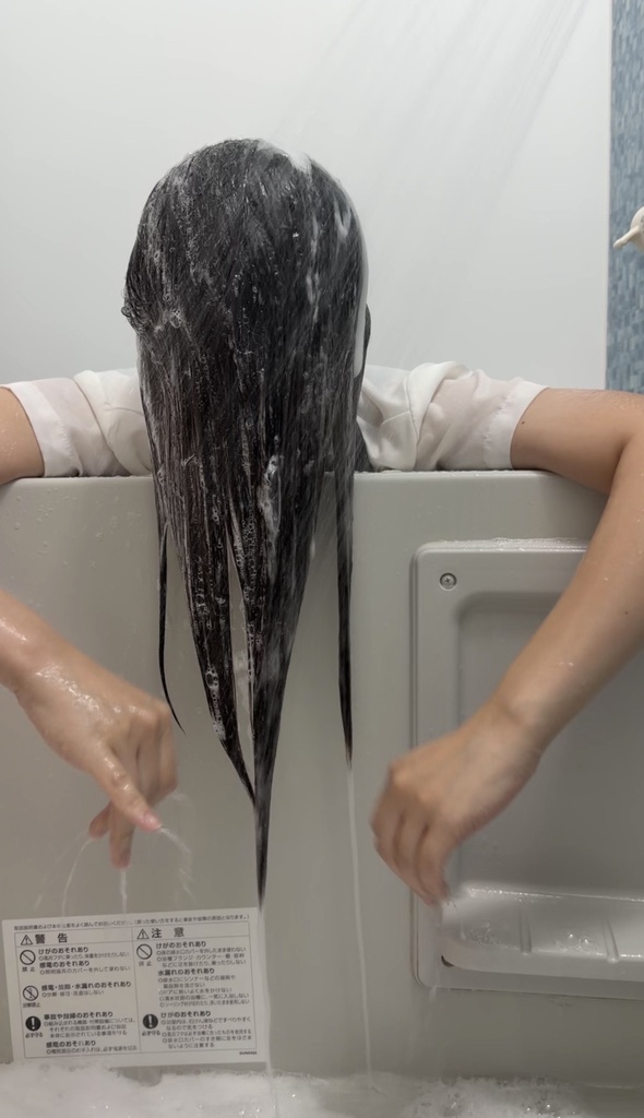 後輩ちゃんに内緒で気の済むまで無限シャンプーしてみた(正面+上アングル)21:06