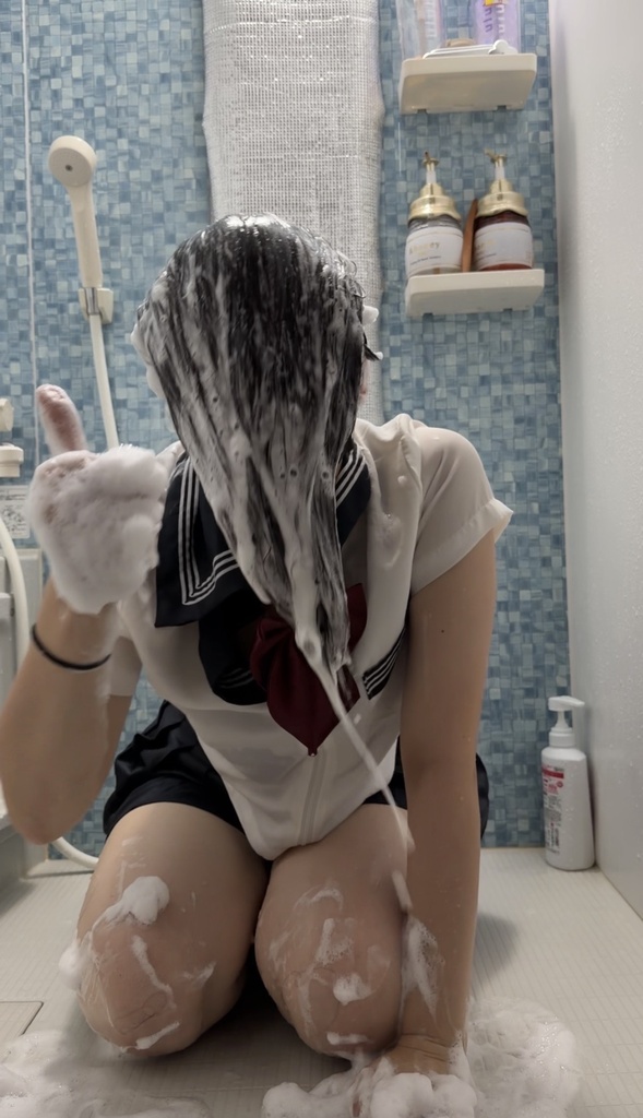 （動画更新先変更について）水風船にパンパンに水を入れてそれだけで髪を洗うことはできるのかチャレンジ（正面+斜め上アングル）12:34
