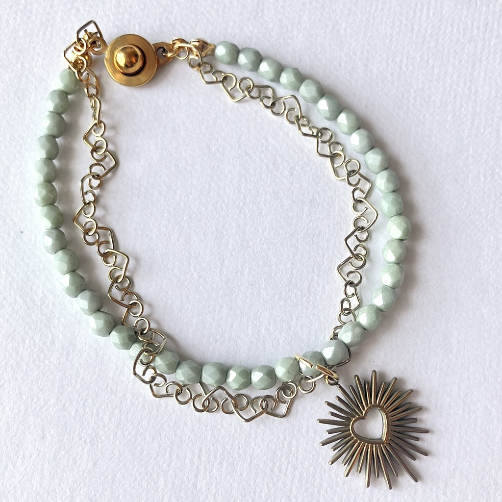 [アレルギー対応] ヘルシーなペールグリーン×ハートのダブルブレスレット