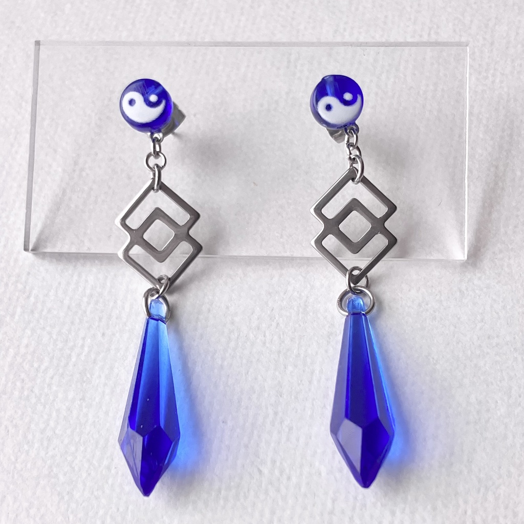 [アレルギー対応] ブルーの陰陽イヤリング