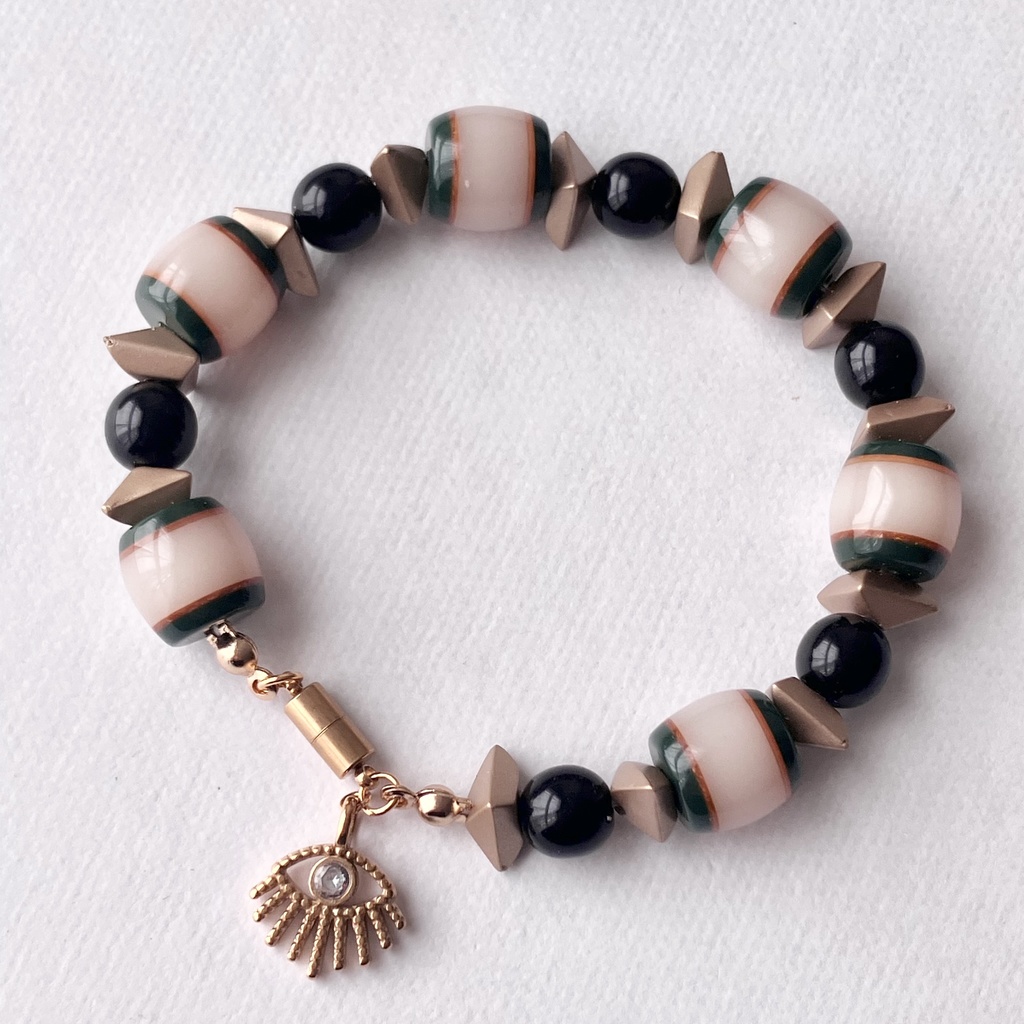 [アレルギー対応] グリーン×ゴールドのマグネットブレス