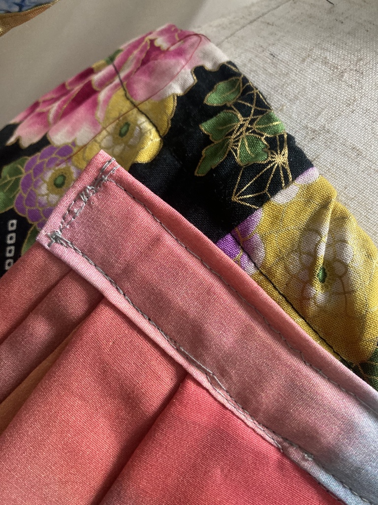 ブラックスター モクレン 2022正月衣裝「白蛇の化身」