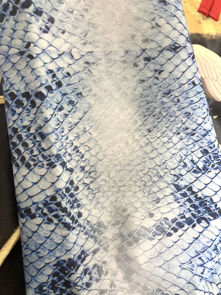 ブラックスター モクレン 2022正月衣裝「白蛇の化身」