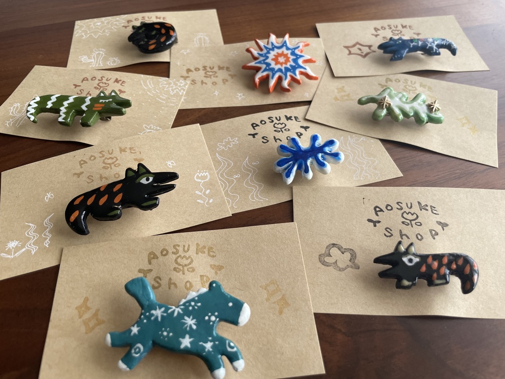 ブローチ 「雨ワニ」①