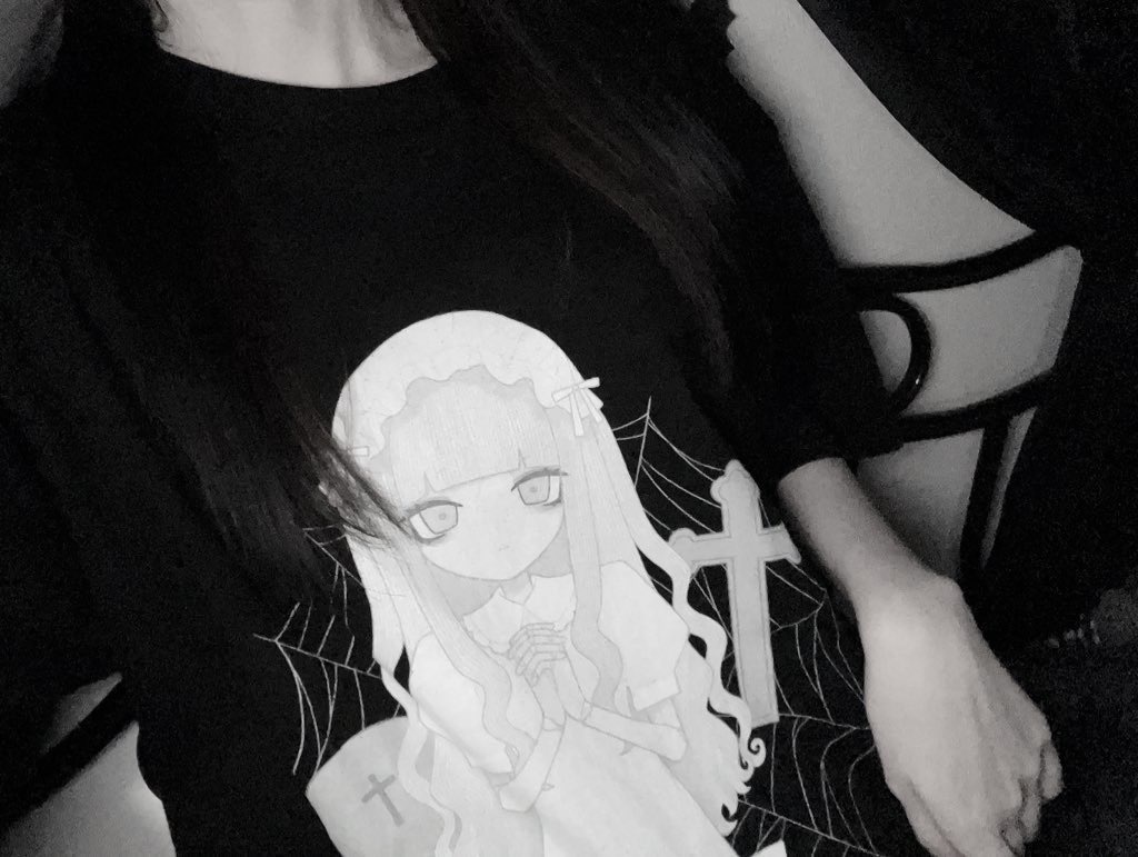WHITE DOLL🤍🪦Tシャツ
