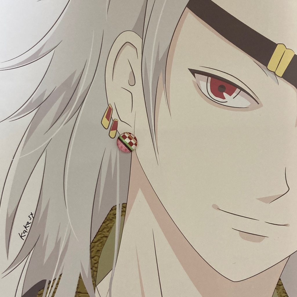 ★61鬼滅の刃★小ぶり♪ガラスカボション一粒スタッドピアス イヤリング 宇髄天元 うずいてんげん