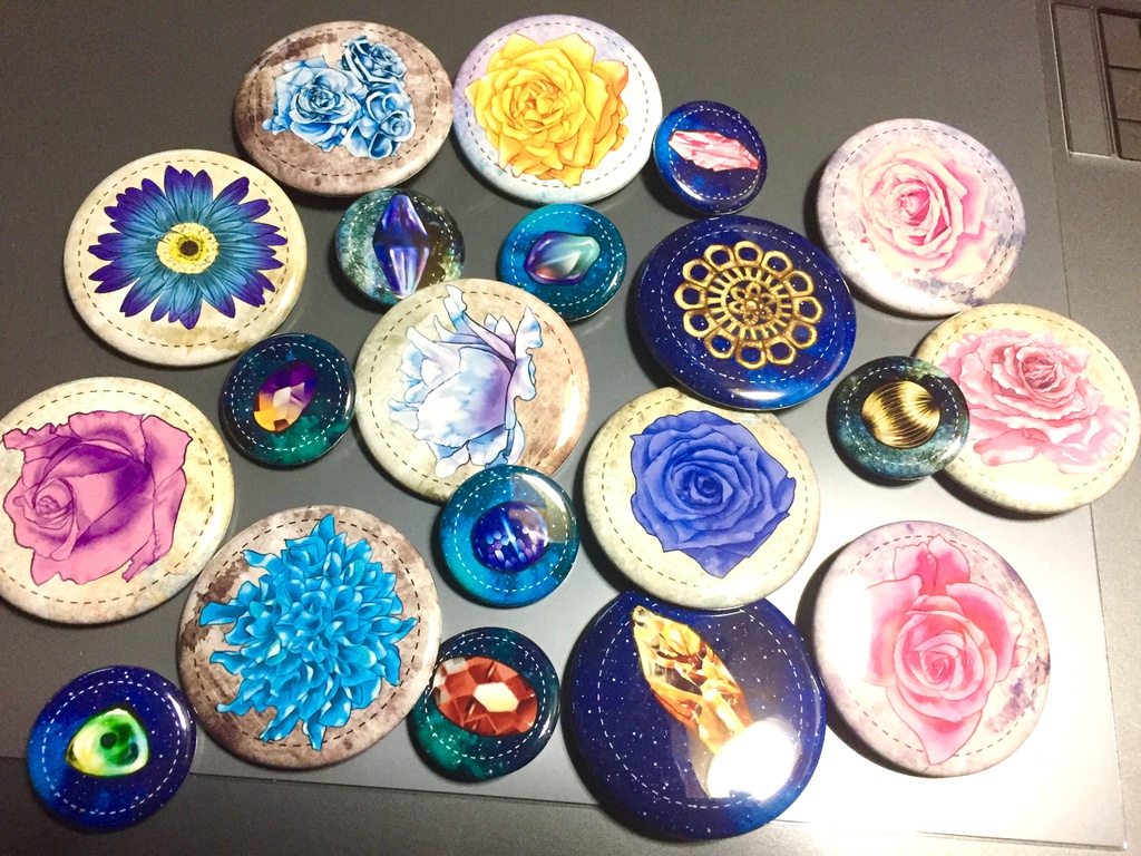 フラワー缶バッジ