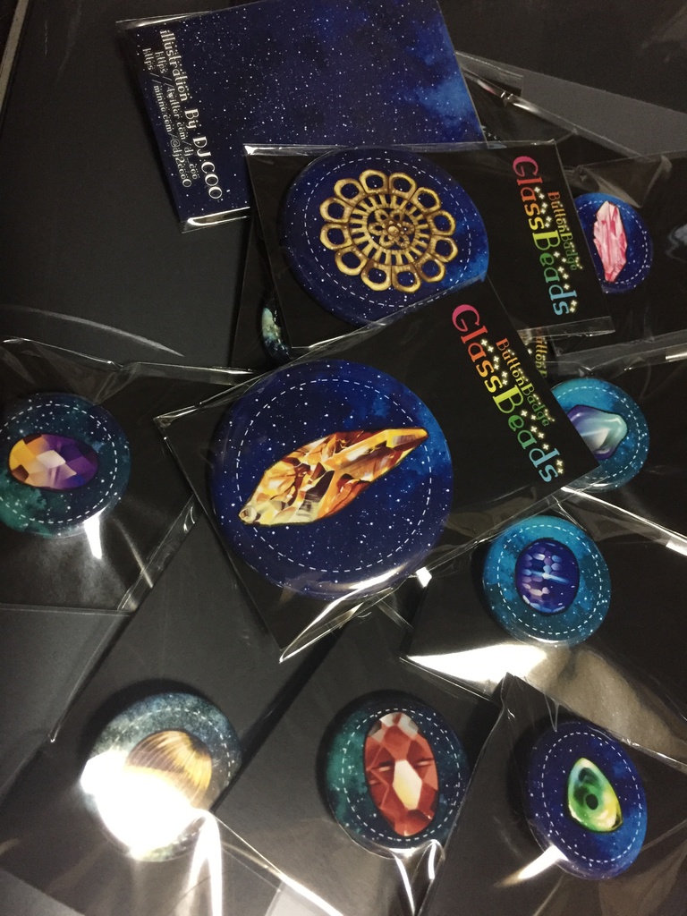 ガラスビーズ缶バッジ