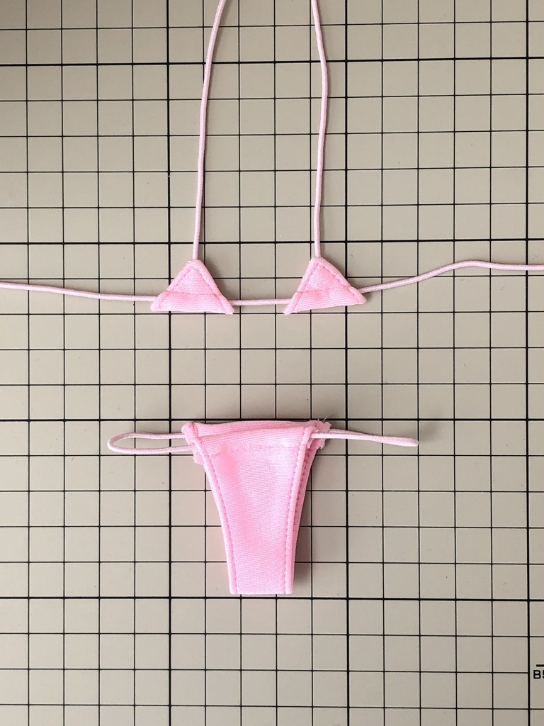 HENTAIマイクロビキニ