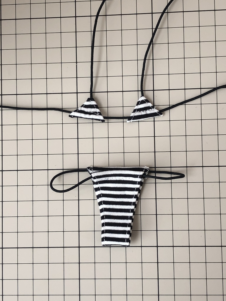 HENTAIマイクロビキニ