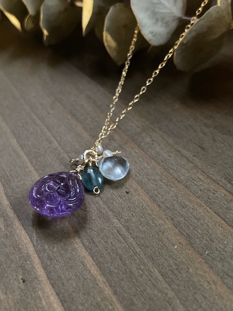 violet ネックレス