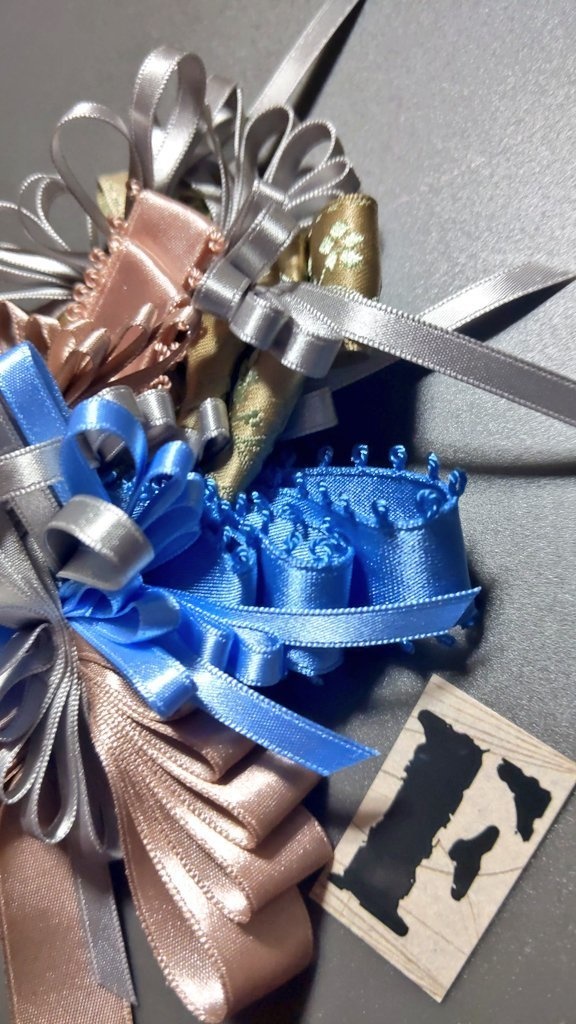 リボンアクセサリー兼ペンレスト