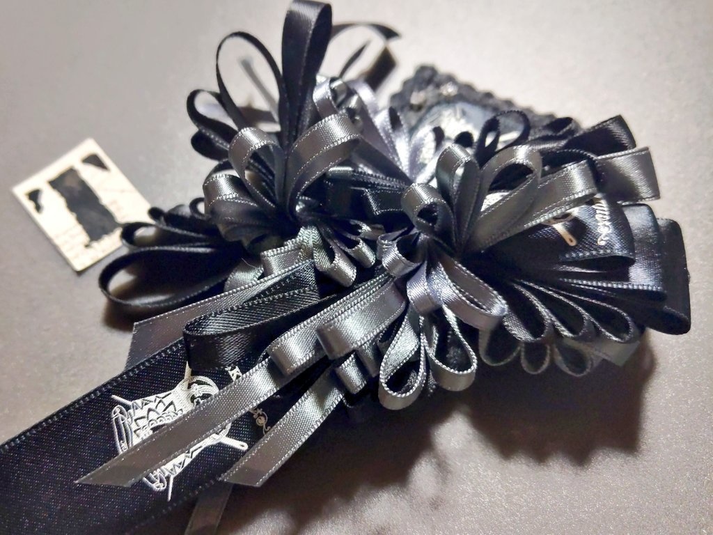 リボンアクセサリー兼ペンレスト