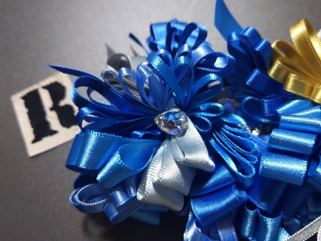 リボンアクセサリー兼ペンレスト