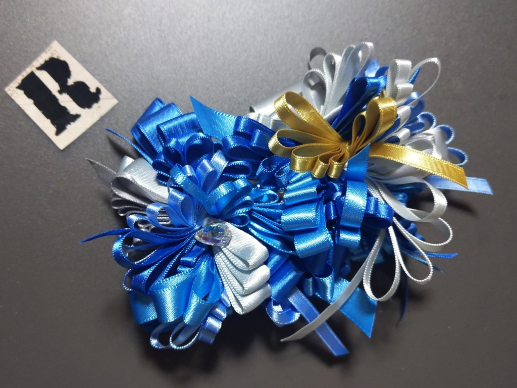 リボンアクセサリー兼ペンレスト