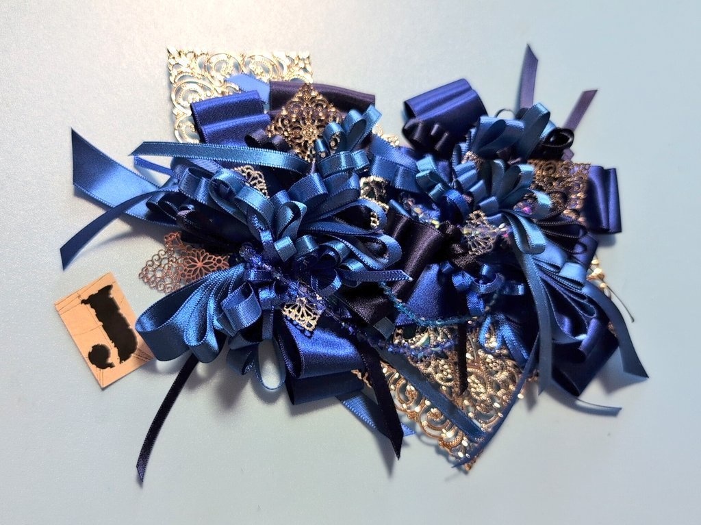 リボンコサージュ兼ペンレスト