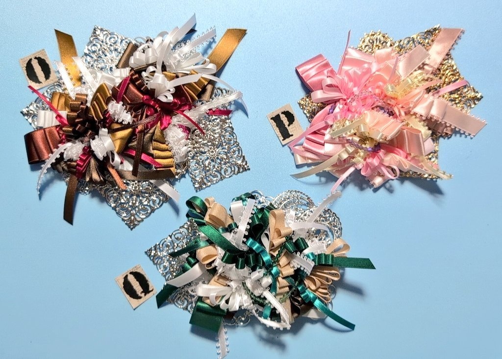 リボンコサージュ兼ペンレスト