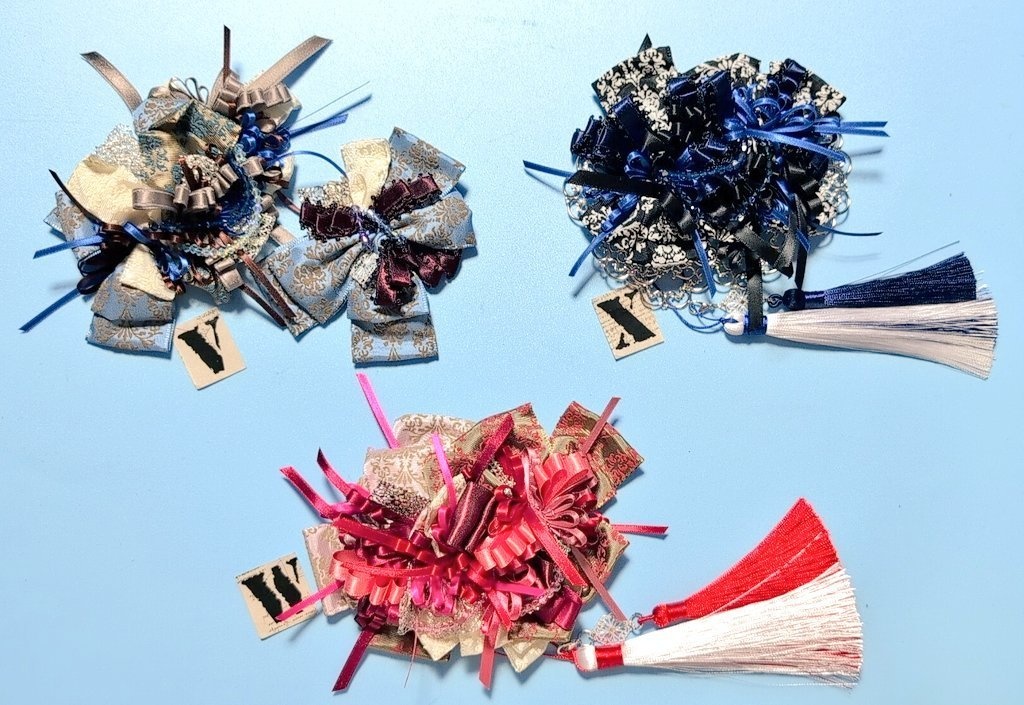 リボンコサージュ兼ペンレスト