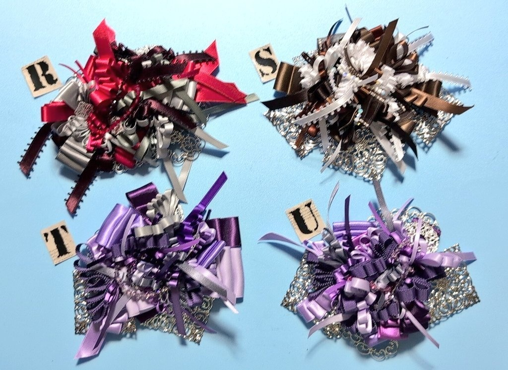 リボンコサージュ兼ペンレスト