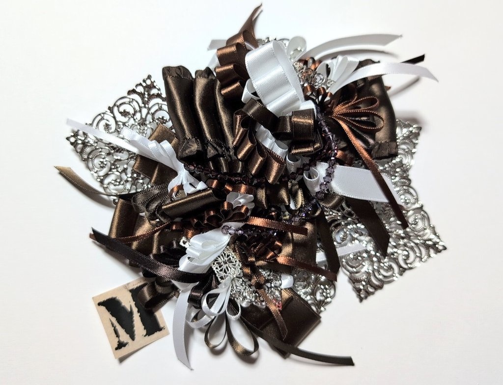 リボンコサージュ兼ペンレスト