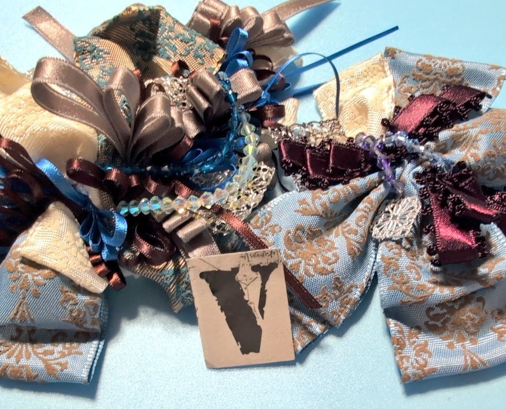 リボンコサージュ兼ペンレスト