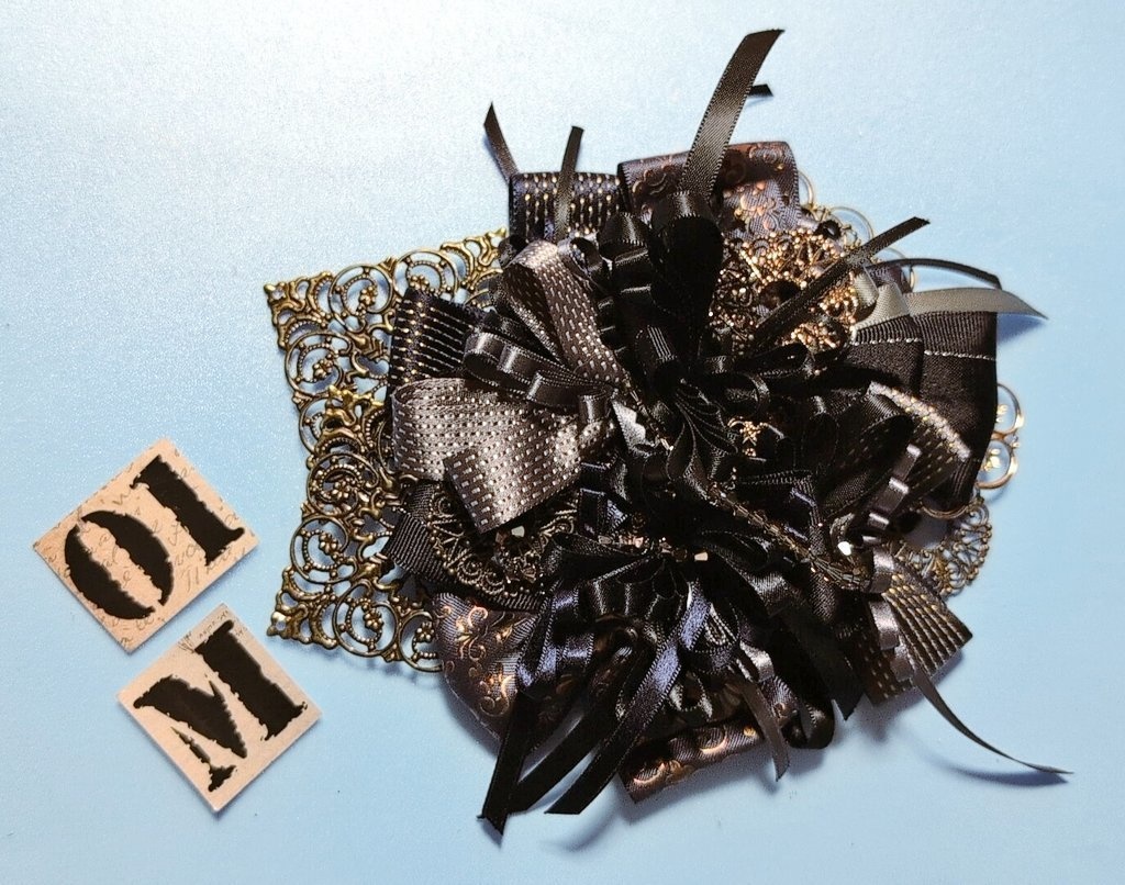 リボンコサージュ兼ペンレスト