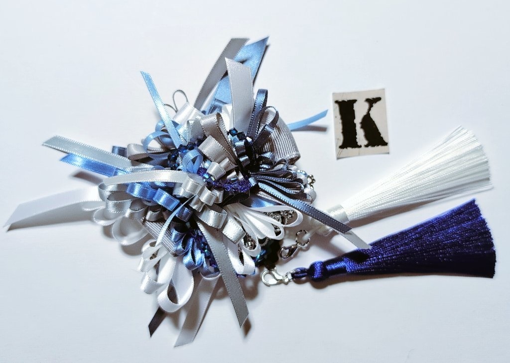 リボンコサージュ兼ペンレスト