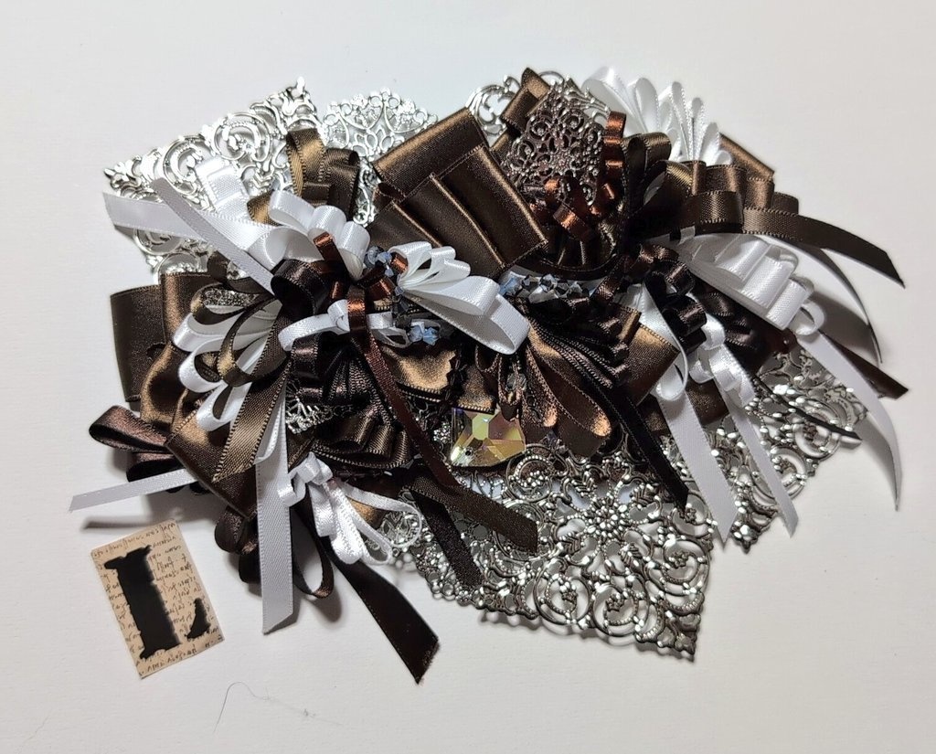 リボンコサージュ兼ペンレスト