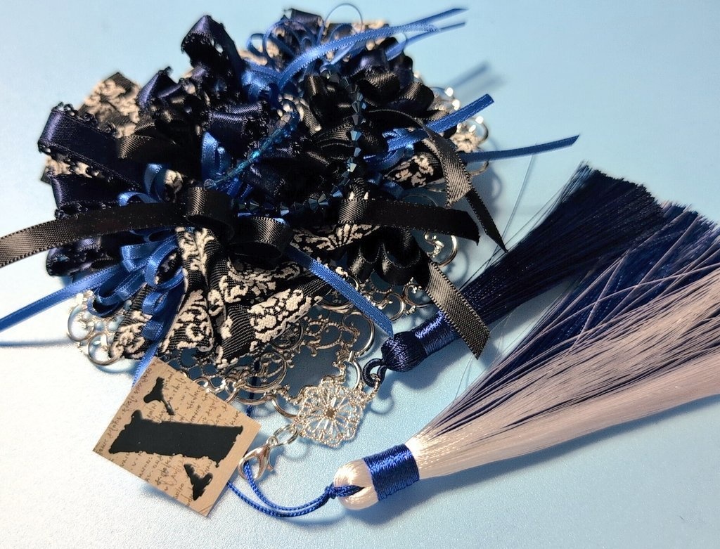 リボンコサージュ兼ペンレスト