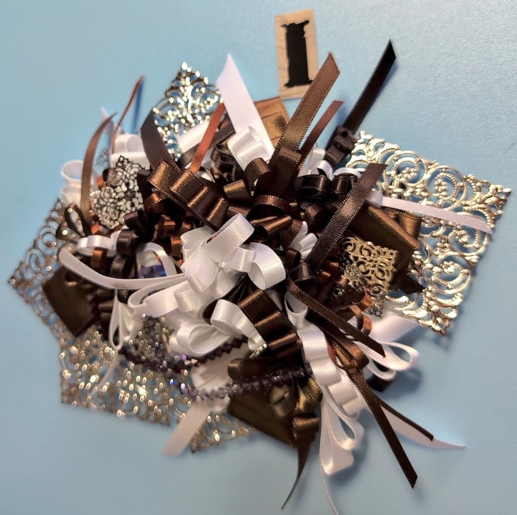 リボンコサージュ兼ペンレスト