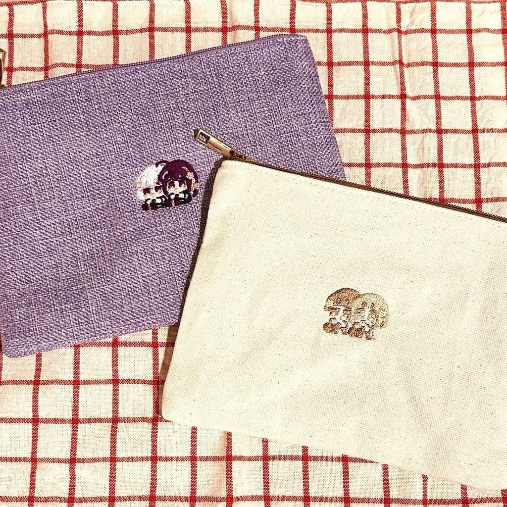 【匿名配送】まえひら・ずおばみ刺繍ポーチ