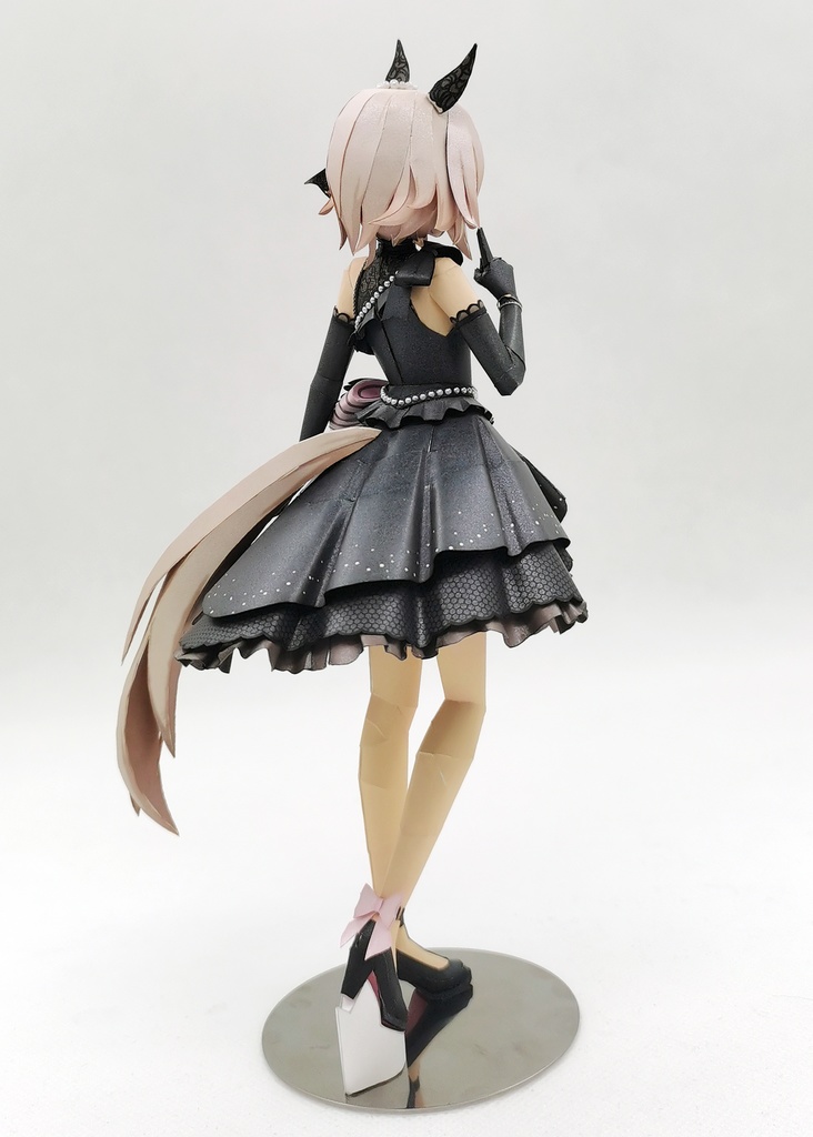 ウマ娘 カレンチャン 【朔月のマ・シェリ】 ペーパークラフトpapercraft