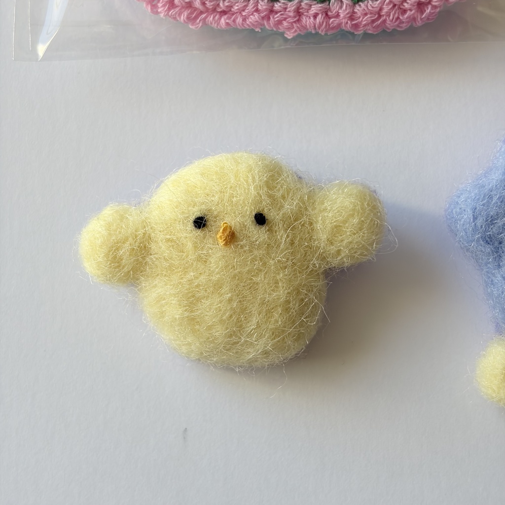 刺繍ブローチ、羊毛フェルトブローチ