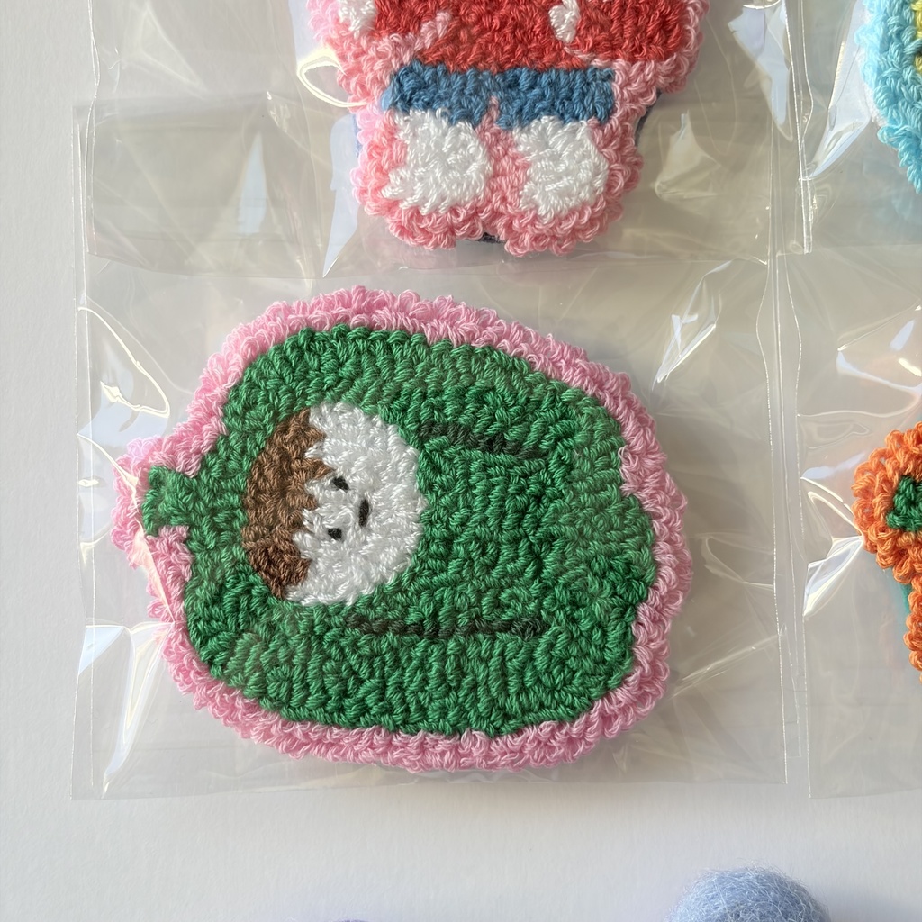 刺繍ブローチ、羊毛フェルトブローチ