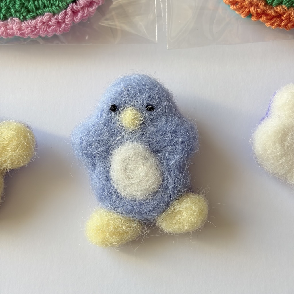 刺繍ブローチ、羊毛フェルトブローチ